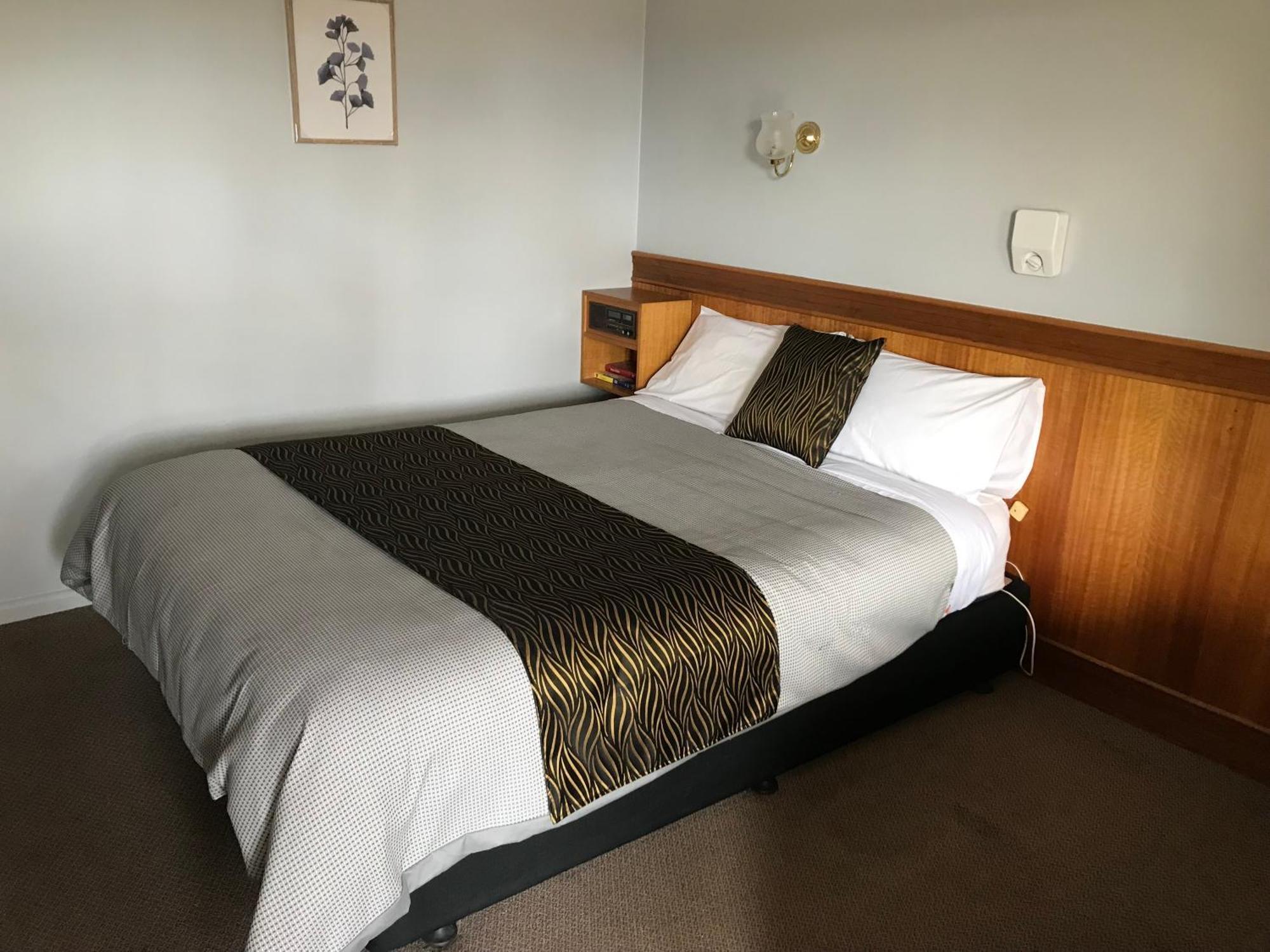 County Lodge Motor Inn West Wyalong Exterior foto