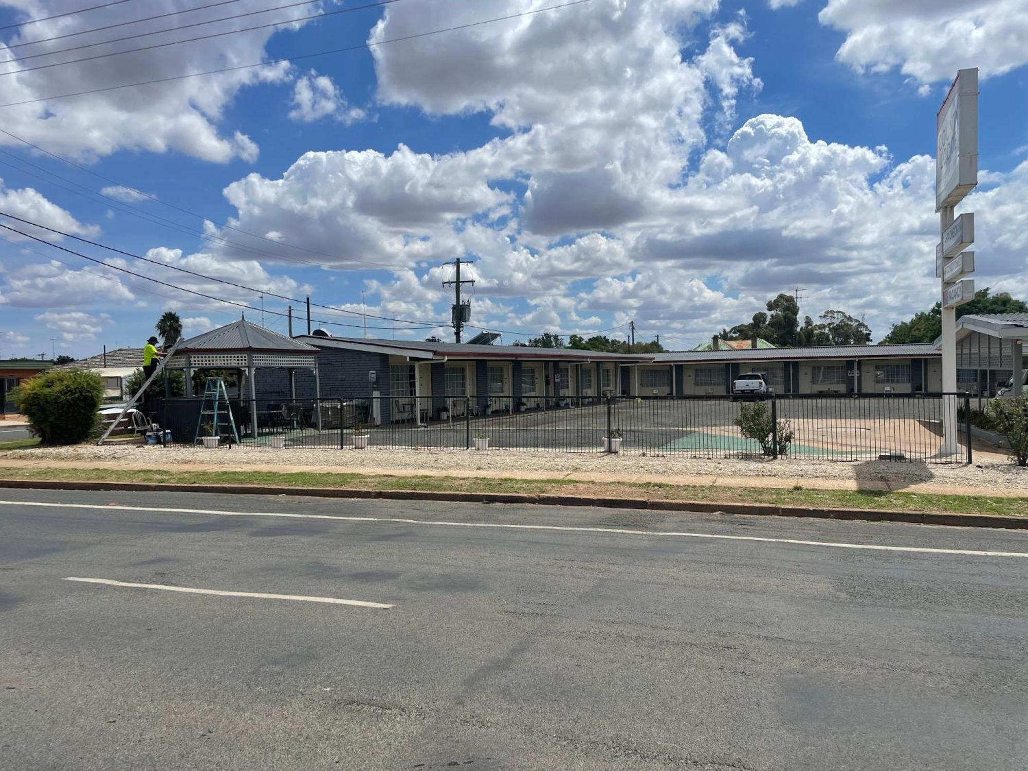 County Lodge Motor Inn West Wyalong Exterior foto