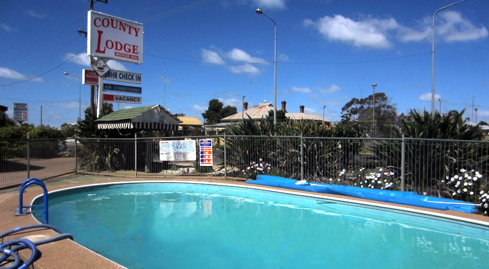 County Lodge Motor Inn West Wyalong Exterior foto